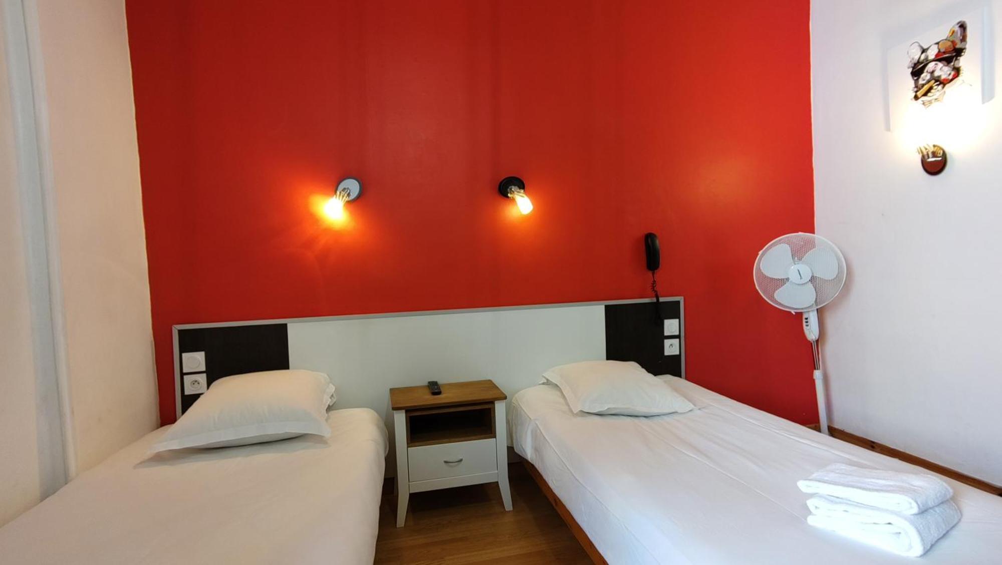 Hotel Le Colibri Екс ле Бен Екстериор снимка