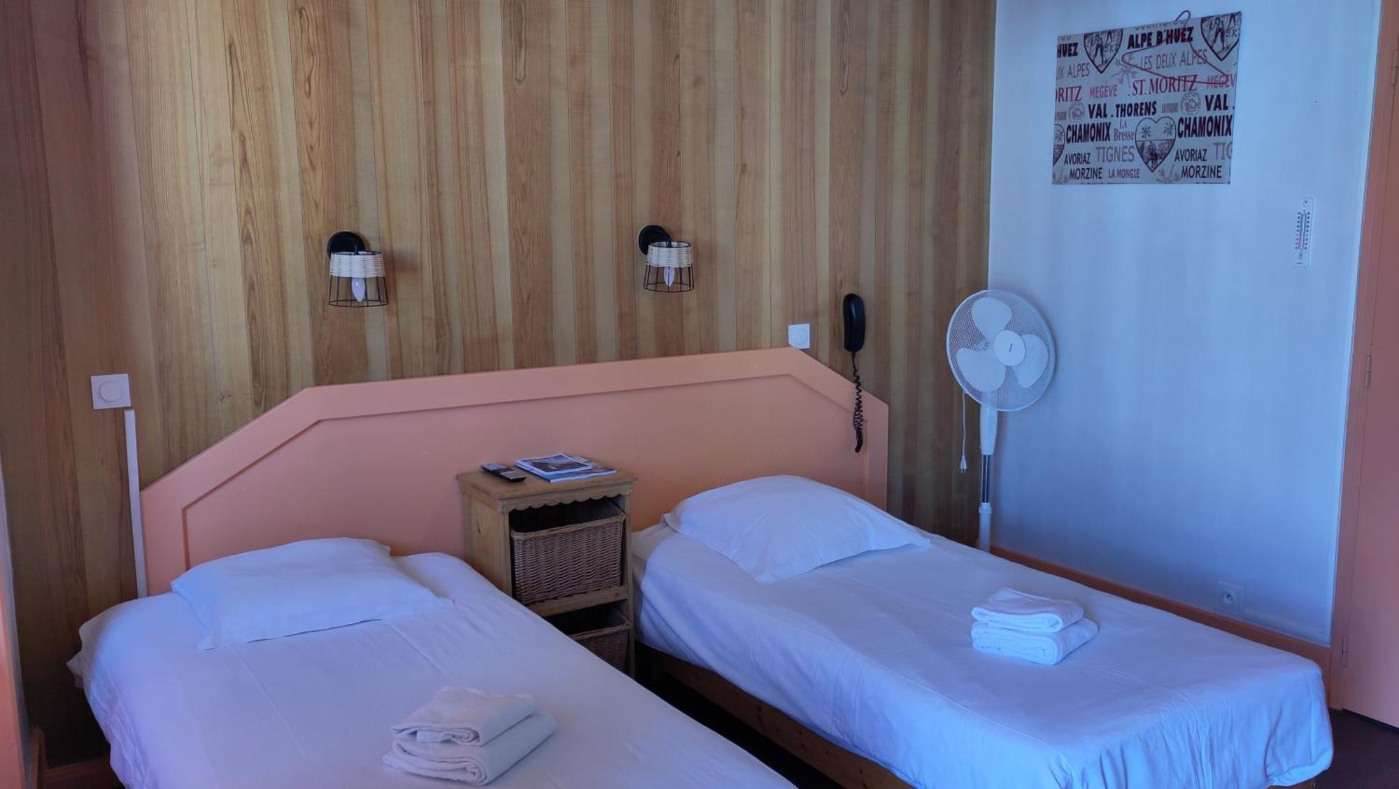 Hotel Le Colibri Екс ле Бен Екстериор снимка
