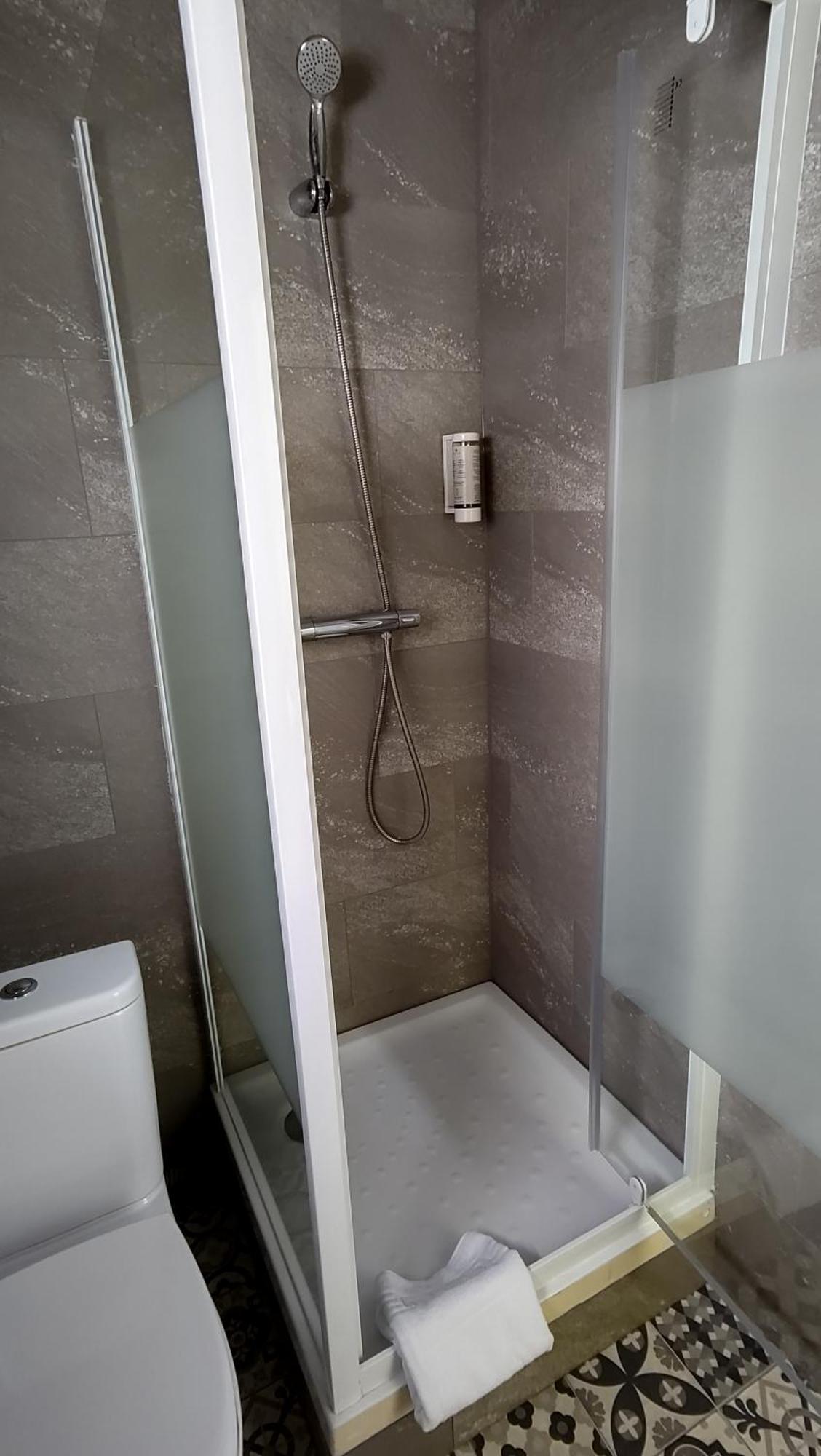 Hotel Le Colibri Екс ле Бен Екстериор снимка